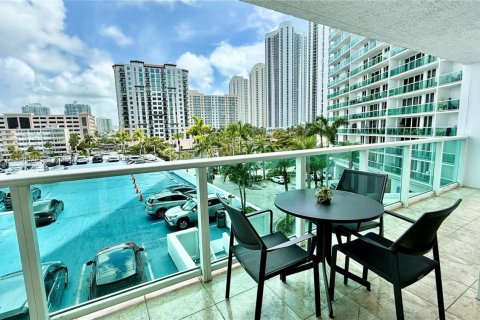Condominio en venta en Sunny Isles Beach, Florida, 2 dormitorios, 123.65 m2 № 1848345 - foto 15