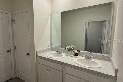 House in Tavares, Florida 5 bedrooms, 248.42 sq.m. № 1847999 - photo 11