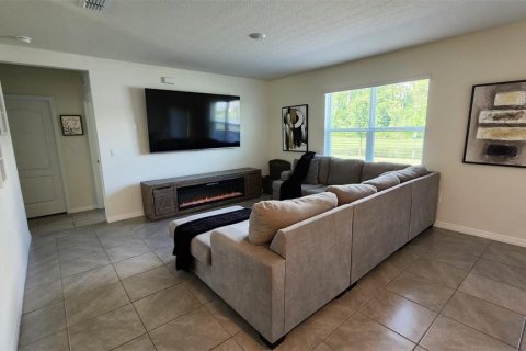 House in Tavares, Florida 5 bedrooms, 248.42 sq.m. № 1847999 - photo 8