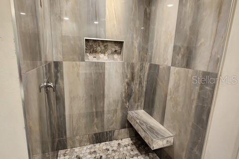 House in Tavares, Florida 5 bedrooms, 248.42 sq.m. № 1847999 - photo 10