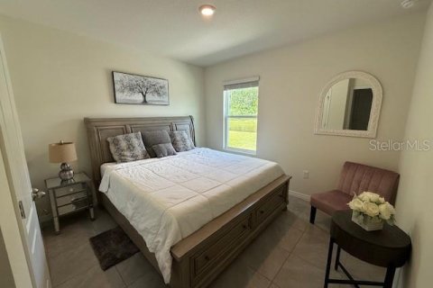 House in Tavares, Florida 5 bedrooms, 248.42 sq.m. № 1847999 - photo 7