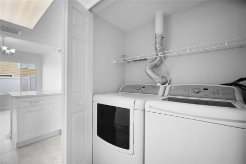 Townhouse in Davenport, Florida 3 bedrooms, 130.06 sq.m. № 2266527 - photo 18