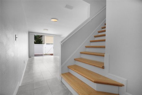 Townhouse in Davenport, Florida 3 bedrooms, 130.06 sq.m. № 2266527 - photo 7