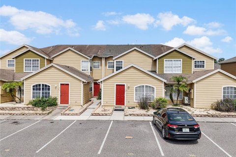 Townhouse in Davenport, Florida 3 bedrooms, 130.06 sq.m. № 2266527 - photo 3