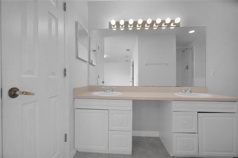 Townhouse in Davenport, Florida 3 bedrooms, 130.06 sq.m. № 2266527 - photo 21