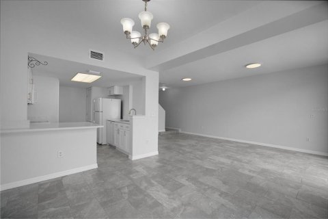 Townhouse in Davenport, Florida 3 bedrooms, 130.06 sq.m. № 2266527 - photo 13