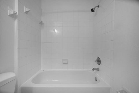 Townhouse in Davenport, Florida 3 bedrooms, 130.06 sq.m. № 2266527 - photo 28