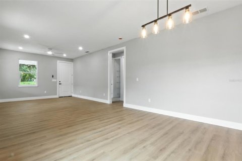 Villa ou maison à louer à Tampa, Floride: 3 chambres, 139.35 m2 № 1853545 - photo 4