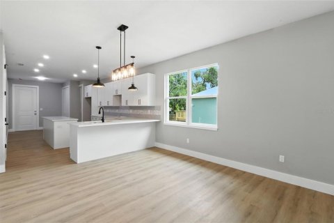 Villa ou maison à louer à Tampa, Floride: 3 chambres, 139.35 m2 № 1853545 - photo 5
