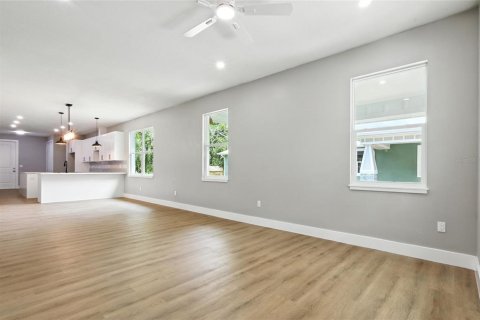 Villa ou maison à louer à Tampa, Floride: 3 chambres, 139.35 m2 № 1853545 - photo 2