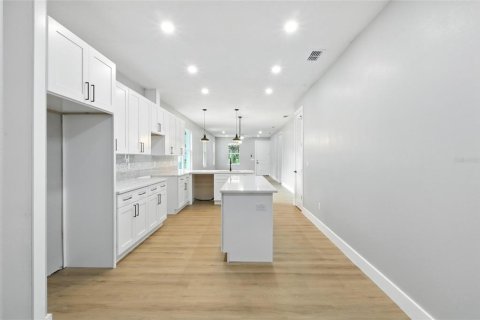 Villa ou maison à louer à Tampa, Floride: 3 chambres, 139.35 m2 № 1853545 - photo 8