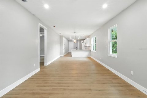 Villa ou maison à louer à Tampa, Floride: 3 chambres, 139.35 m2 № 1853545 - photo 3