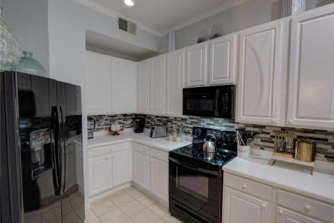 Condo in Davenport, Florida, 2 bedrooms № 2108002 - photo 10
