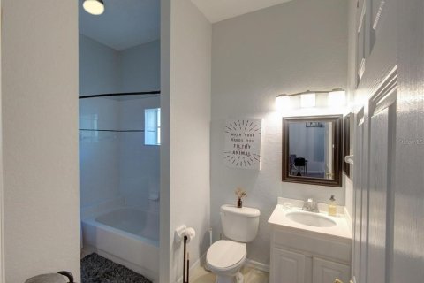 Condo in Davenport, Florida, 2 bedrooms № 2108002 - photo 13