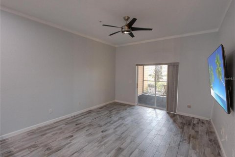 Condo in Davenport, Florida, 2 bedrooms № 2108002 - photo 7