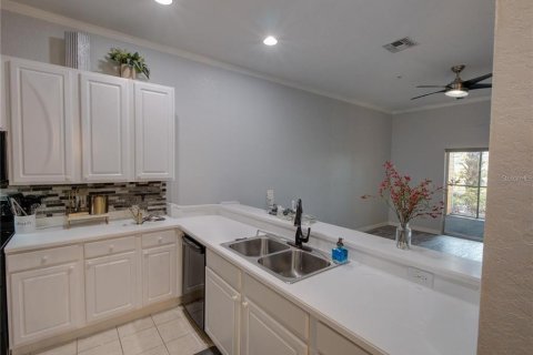 Condo in Davenport, Florida, 2 bedrooms № 2108002 - photo 8
