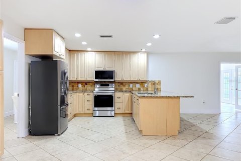 Casa en venta en Bradenton, Florida, 3 dormitorios, 168.52 m2 № 2237385 - foto 7