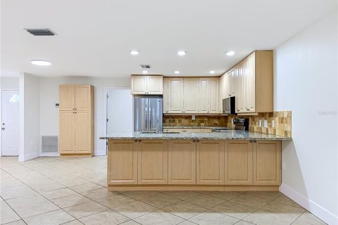Casa en venta en Bradenton, Florida, 3 dormitorios, 168.52 m2 № 2237385 - foto 12