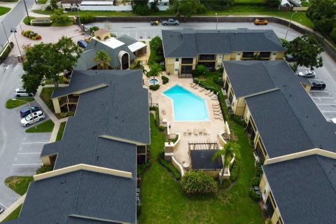 Condo in Largo, Florida, 3 bedrooms  № 1810823 - photo 21