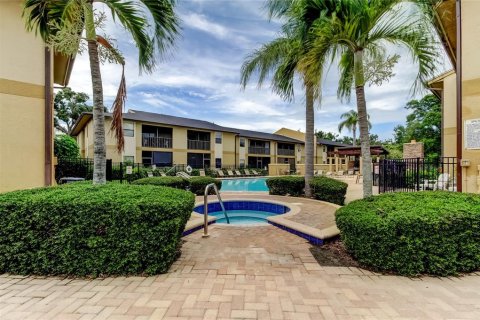Condo in Largo, Florida, 3 bedrooms  № 1810823 - photo 1