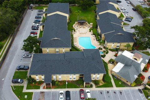 Condo in Largo, Florida, 3 bedrooms  № 1810823 - photo 18
