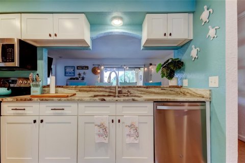 Condo in Largo, Florida, 3 bedrooms  № 1810823 - photo 27