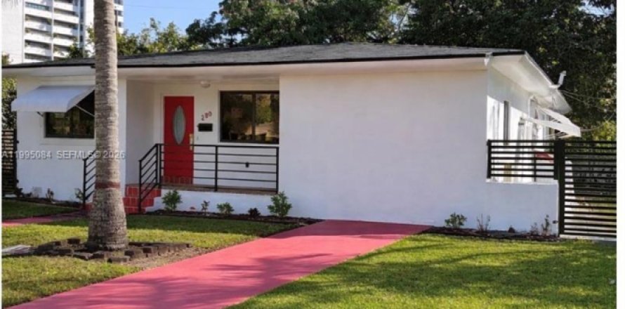 Casa en Miami, Florida 5 dormitorios, 156.26 m2 № 2062848