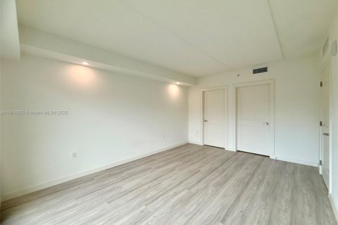 Снять в аренду квартиру в Майами, Флорида 2 спальни, 94.48м2, № 1971293 - фото 23