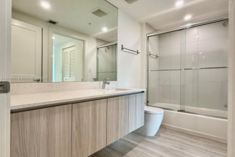 Снять в аренду квартиру в Майами, Флорида 2 спальни, 94.48м2, № 1971293 - фото 13