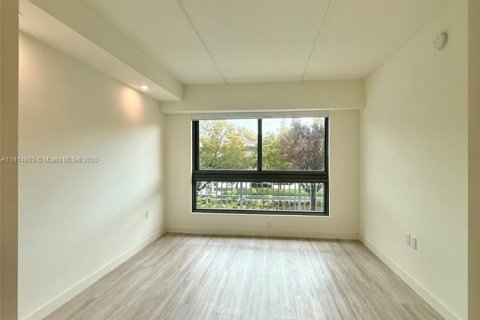 Снять в аренду квартиру в Майами, Флорида 2 спальни, 94.48м2, № 1971293 - фото 17