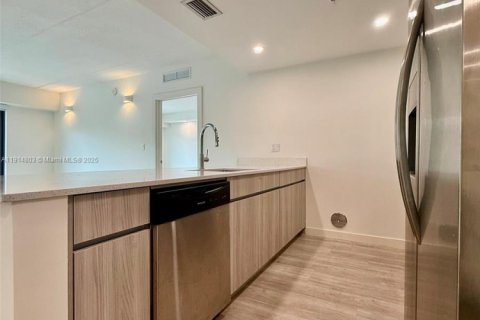 Снять в аренду квартиру в Майами, Флорида 2 спальни, 94.48м2, № 1971293 - фото 9