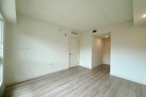 Снять в аренду квартиру в Майами, Флорида 2 спальни, 94.48м2, № 1971293 - фото 19