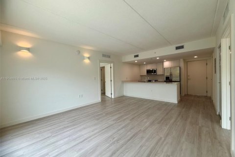 Снять в аренду квартиру в Майами, Флорида 2 спальни, 94.48м2, № 1971293 - фото 6