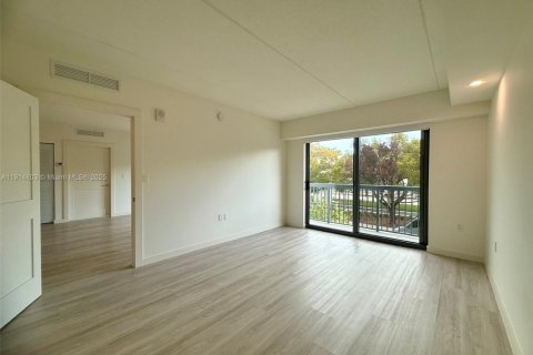 Снять в аренду квартиру в Майами, Флорида 2 спальни, 94.48м2, № 1971293 - фото 25