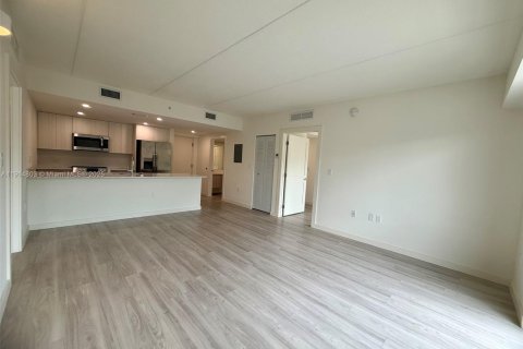 Снять в аренду квартиру в Майами, Флорида 2 спальни, 94.48м2, № 1971293 - фото 7