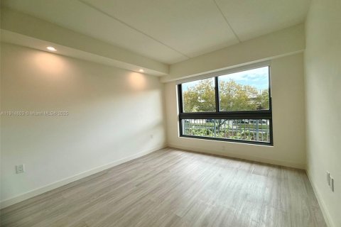 Снять в аренду квартиру в Майами, Флорида 2 спальни, 94.48м2, № 1971293 - фото 21