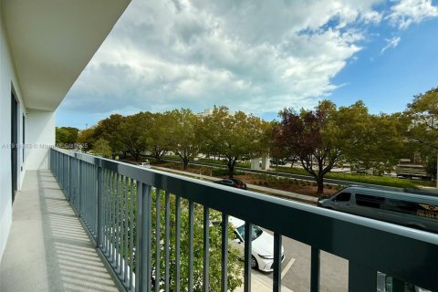 Снять в аренду квартиру в Майами, Флорида 2 спальни, 94.48м2, № 1971293 - фото 29