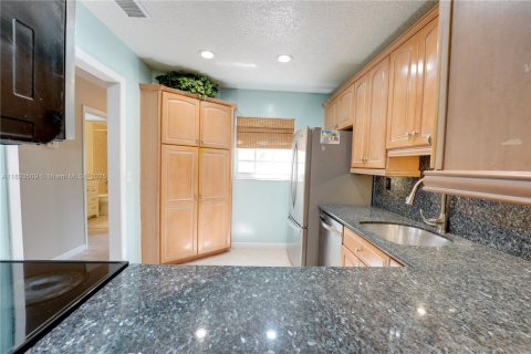 Casa en alquiler en Dania Beach, Florida, 3 dormitorios, 218.32 m2 № 1949221 - foto 13