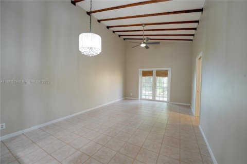 Casa en alquiler en Dania Beach, Florida, 3 dormitorios, 218.32 m2 № 1949221 - foto 10