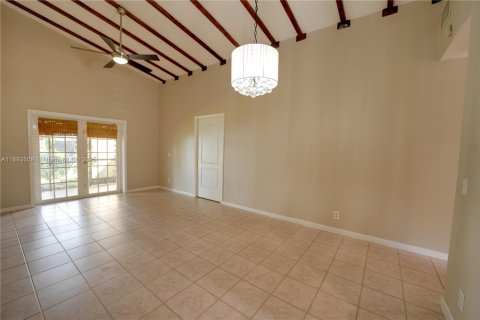 Casa en alquiler en Dania Beach, Florida, 3 dormitorios, 218.32 m2 № 1949221 - foto 12