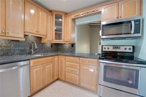 Casa en alquiler en Dania Beach, Florida, 3 dormitorios, 218.32 m2 № 1949221 - foto 16