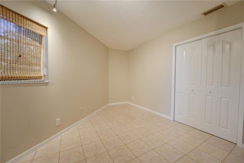Casa en alquiler en Dania Beach, Florida, 3 dormitorios, 218.32 m2 № 1949221 - foto 18