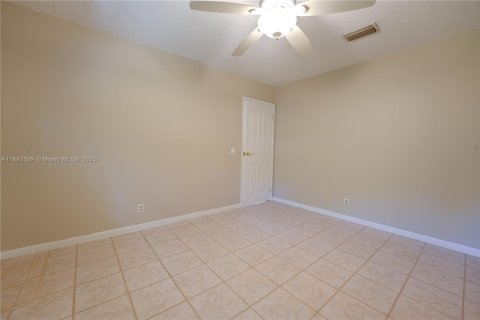 Casa en alquiler en Dania Beach, Florida, 3 dormitorios, 218.32 m2 № 1949221 - foto 21
