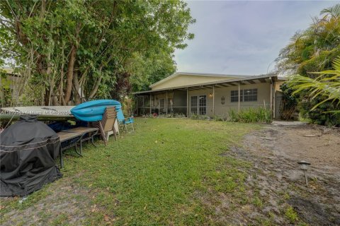 Casa en alquiler en Dania Beach, Florida, 3 dormitorios, 218.32 m2 № 1949221 - foto 5