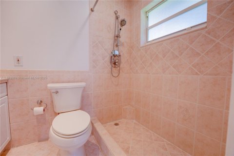 Casa en alquiler en Dania Beach, Florida, 3 dormitorios, 218.32 m2 № 1949221 - foto 25