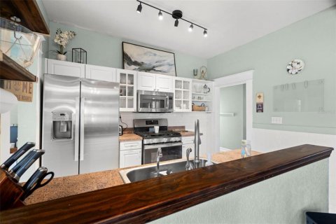 Casa en venta en Tampa, Florida, 3 dormitorios, 117.89 m2 № 1795672 - foto 13