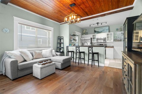 Casa en venta en Tampa, Florida, 3 dormitorios, 117.89 m2 № 1795672 - foto 10