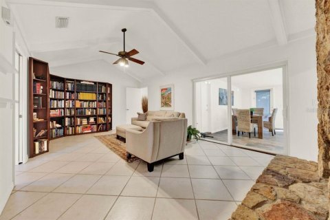 House in Longwood, Florida 4 bedrooms, 241.27 sq.m. № 1598164 - photo 22