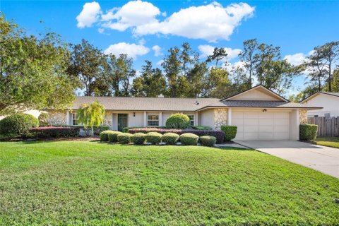 House in Longwood, Florida 4 bedrooms, 241.27 sq.m. № 1598164 - photo 2
