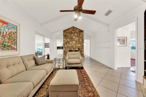 House in Longwood, Florida 4 bedrooms, 241.27 sq.m. № 1598164 - photo 19